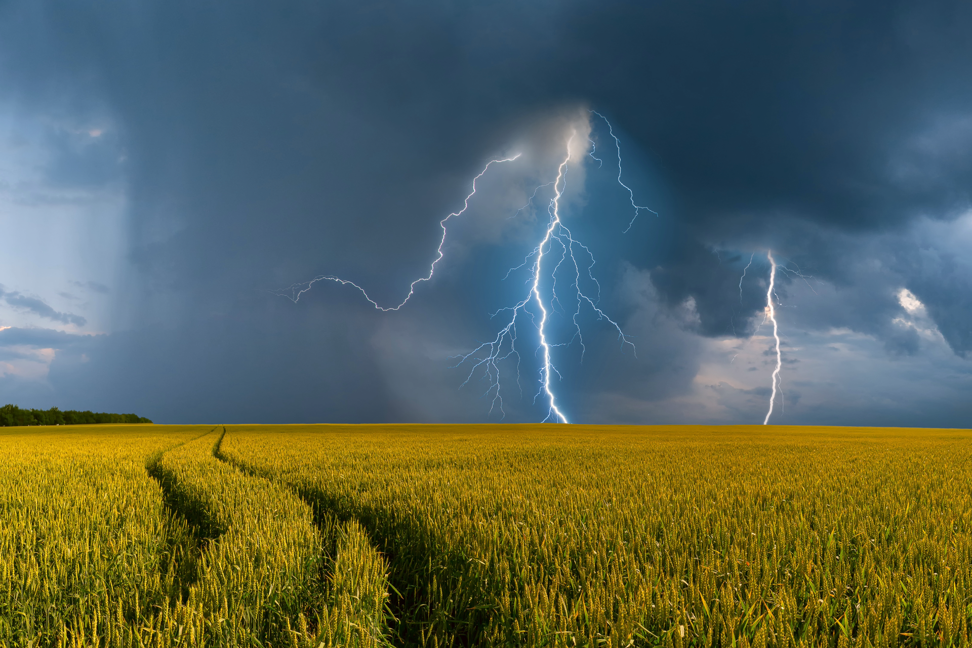 Onweersbui boven het land